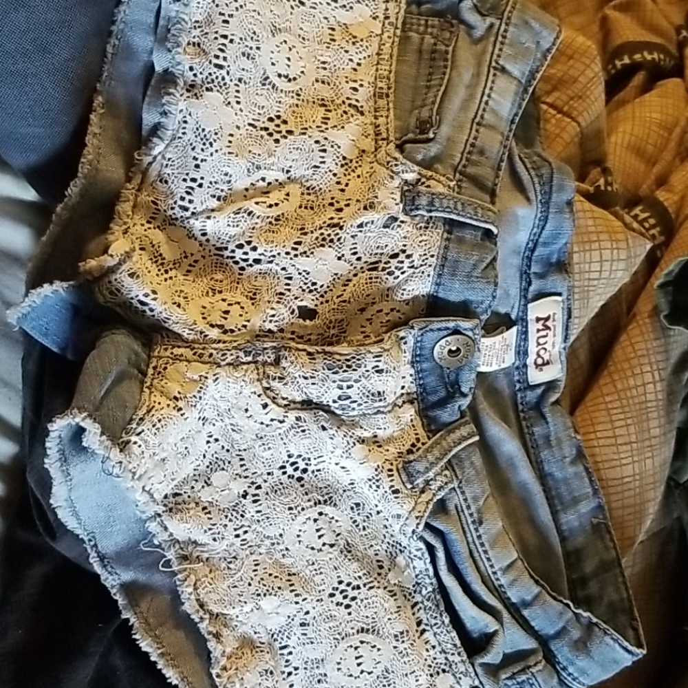 Shortie shorts